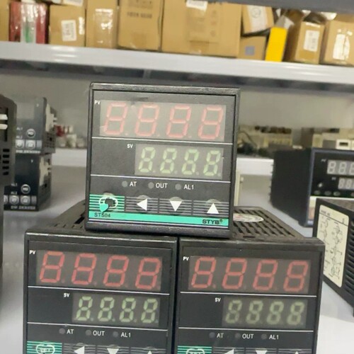 上通温控表 ST504-R11 K型 REALY
