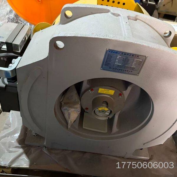 西子富沃德主机，载重800kg，速度1m/s，功率5Kw，制