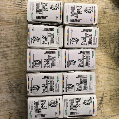 议价按钮ZB4BZ104，法国制造，全新原装正品，带。