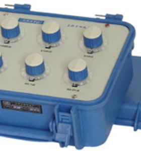 直流电阻箱  XRS-ZX83A