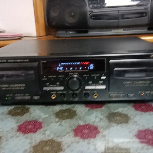 议价曰本胜利JVC一718卡座品相如图，功能自动翻转