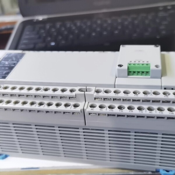 松下PLC-FP-XH-C60T-F,库存全新未装过机。练习议价