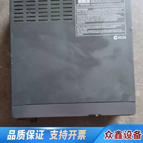 罗兰SC-88Pro音源，，显示屏左下角漏液痕迹。