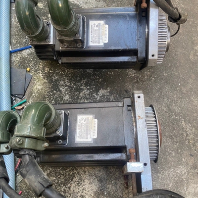 伺服电机ECMA-C21020RS，110V输入，300【议】