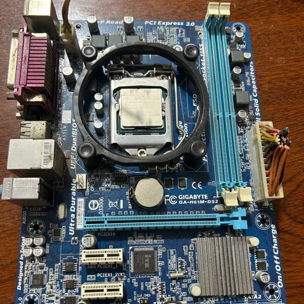 议价技嘉GA-H61M-DS2主板拆机的  成色如图 !