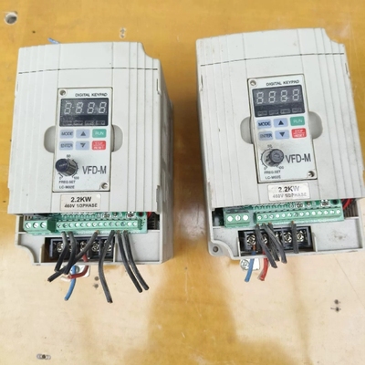 议价拆机变频器两台型号VFD022M43B，成色如图，功能正常，