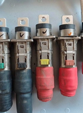 议价二手安费诺电源连接器，型号PL182X-60-4，红色和黑色