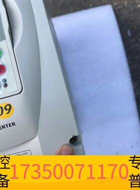 华泰WEG变频器CFW09，，，，磕碰，议价