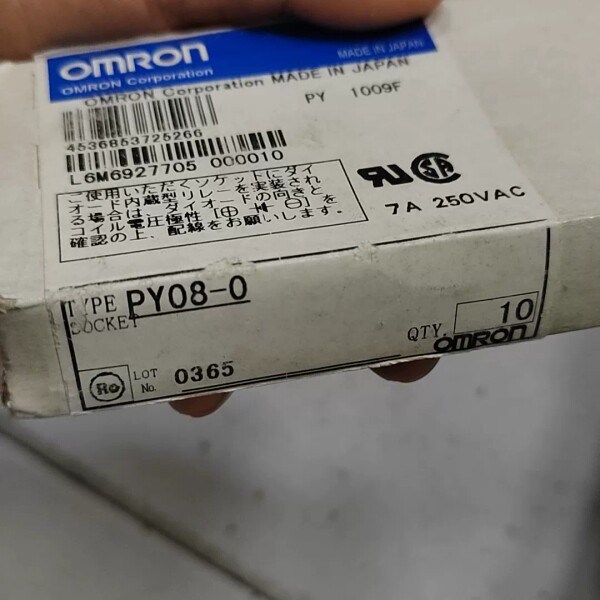 议价原装继电器插座PY08-0，一盒10个，全新