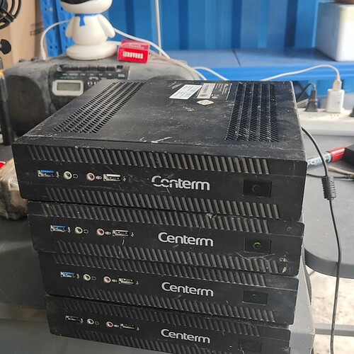 议价升腾网络计算机，型号D610，有4台，其中亮红灯，其他3