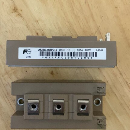 议价2MBI300VB-060-50 新机子上拆下来的