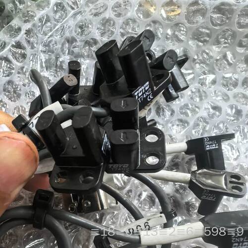 TOYO T74N2光电传感器，件，，功能正常。议价