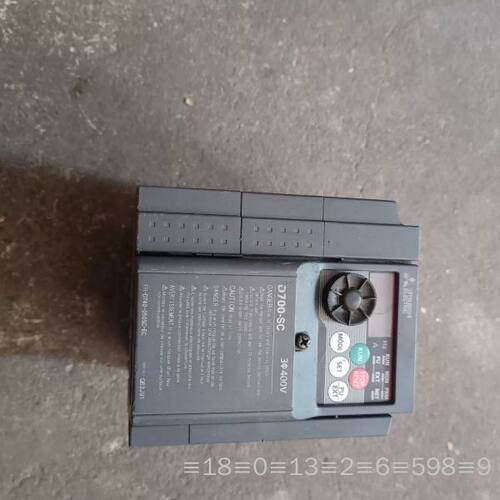 原装D700-SC变频器，全新未使用，保存不当，有磕碰，议价