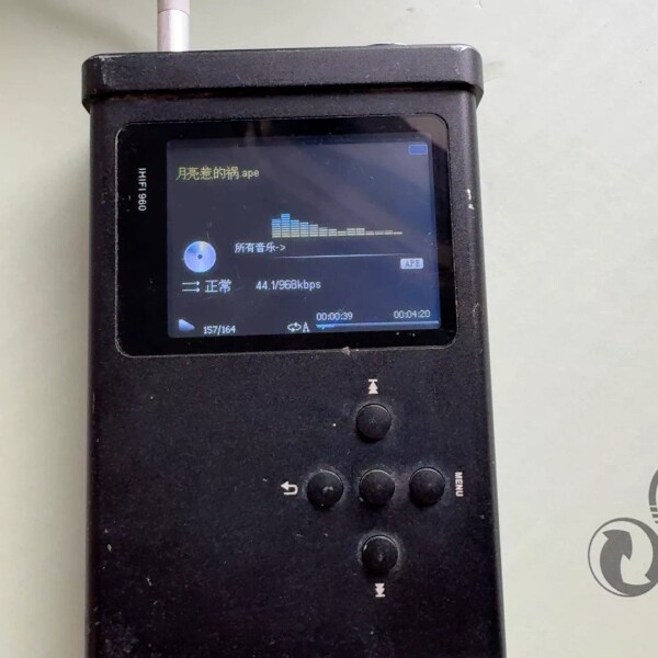 学林960HIFI 成色如图 正常播放 自带16G议价