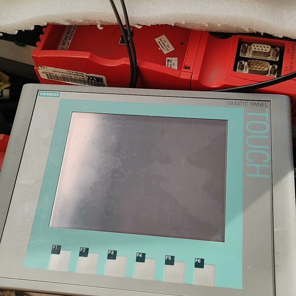 触摸屏6AV6647-0AD11-3AX0成色漂亮功能议价