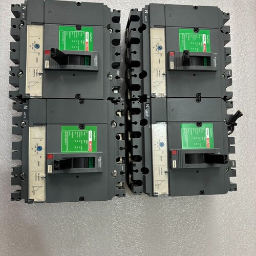 议价CVS250F塑壳断路器，4P200A/250A，实物