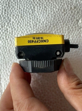 议价邦纳CNXCFF450红光传感器，全新没有，线长2米