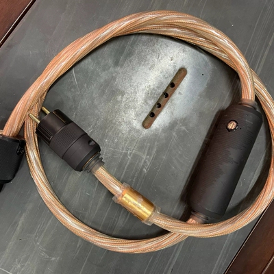 iFi Audio SupaNOVA 英国电源线 1.8 米