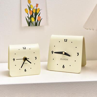 i卧ns奶风时钟摆件油客厅室钟表桌75623装饰品面家用床头静音台式