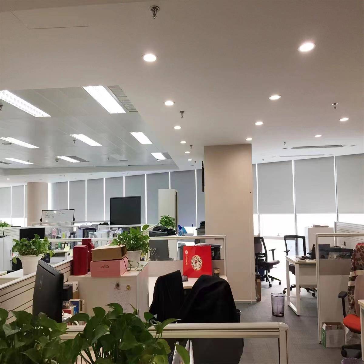 上海测量定制办公室窗帘电动卷帘写字楼全遮光遮阳隔热防晒百叶帘