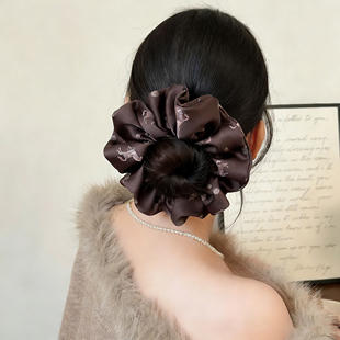 咖色新年小马缎面发圈不勒头本命年高弹力大肠发圈慵懒风丸子头花