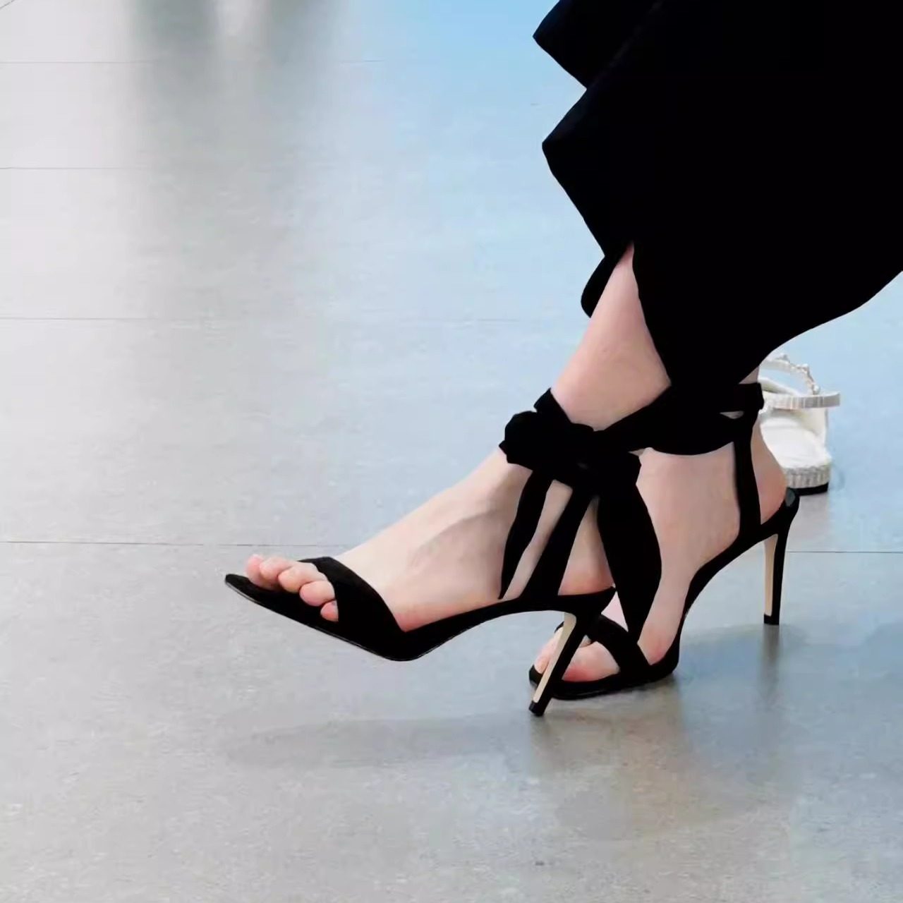 夏季新款小c家蝴蝶结绑带凉鞋女露趾时尚休闲真皮细跟高跟鞋百搭