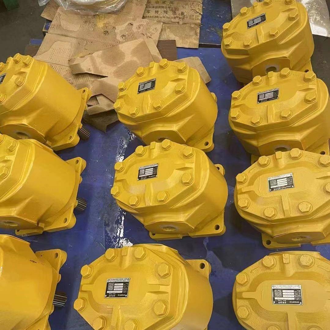 推土机SD42变速泵31Y-74-30000容积泵全车配件