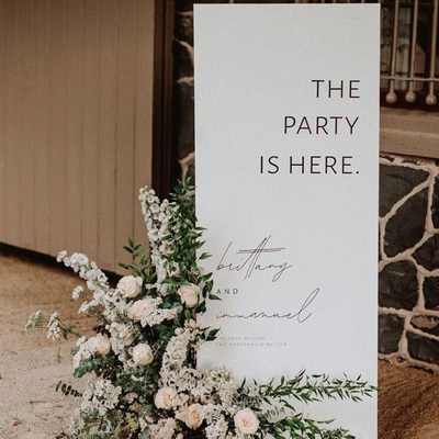 白色订婚宴迎宾牌结婚水牌新店开业典乔迁生日宴KT板定制