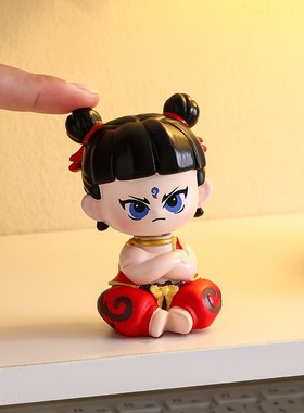 哪吒小摆件办公室工位桌面解压装饰品系好物车载摇头生日礼物