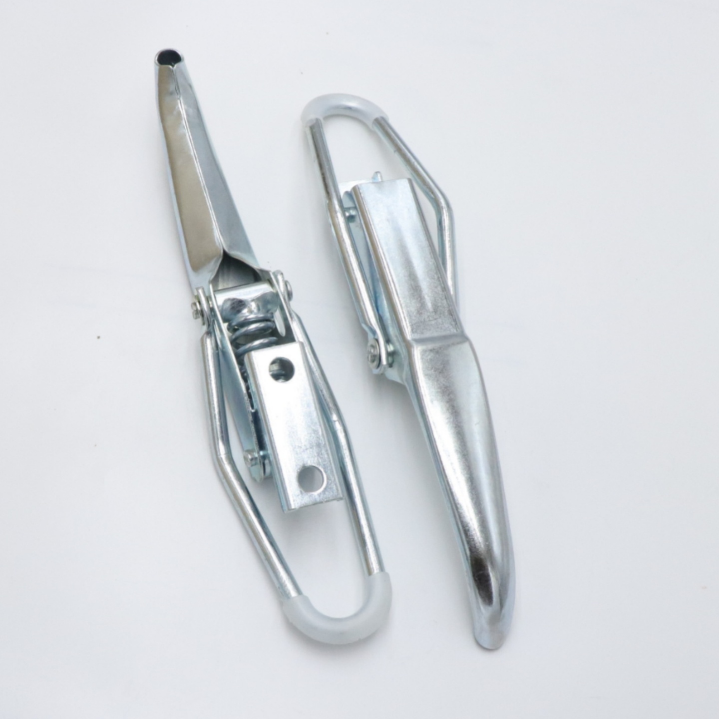 江淮骏铃E6车厢栏板扣