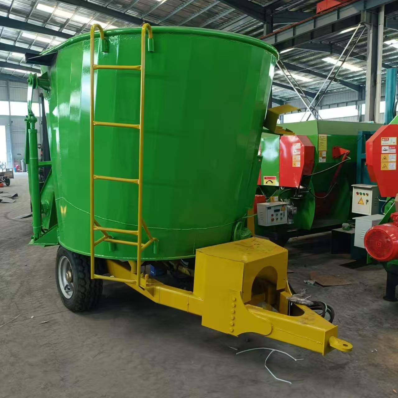 牵引式搅拌撒料一体机厂家牛羊草料粉碎搅拌机tmr全日粮饲,畜牧/养殖物资,特种养殖设备,淘宝优惠券,粉丝福利购,淘宝优惠卷