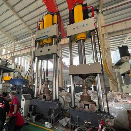 威力重工800吨铝屑压块成型液压机 铁粉粉末成型油压机定制加工