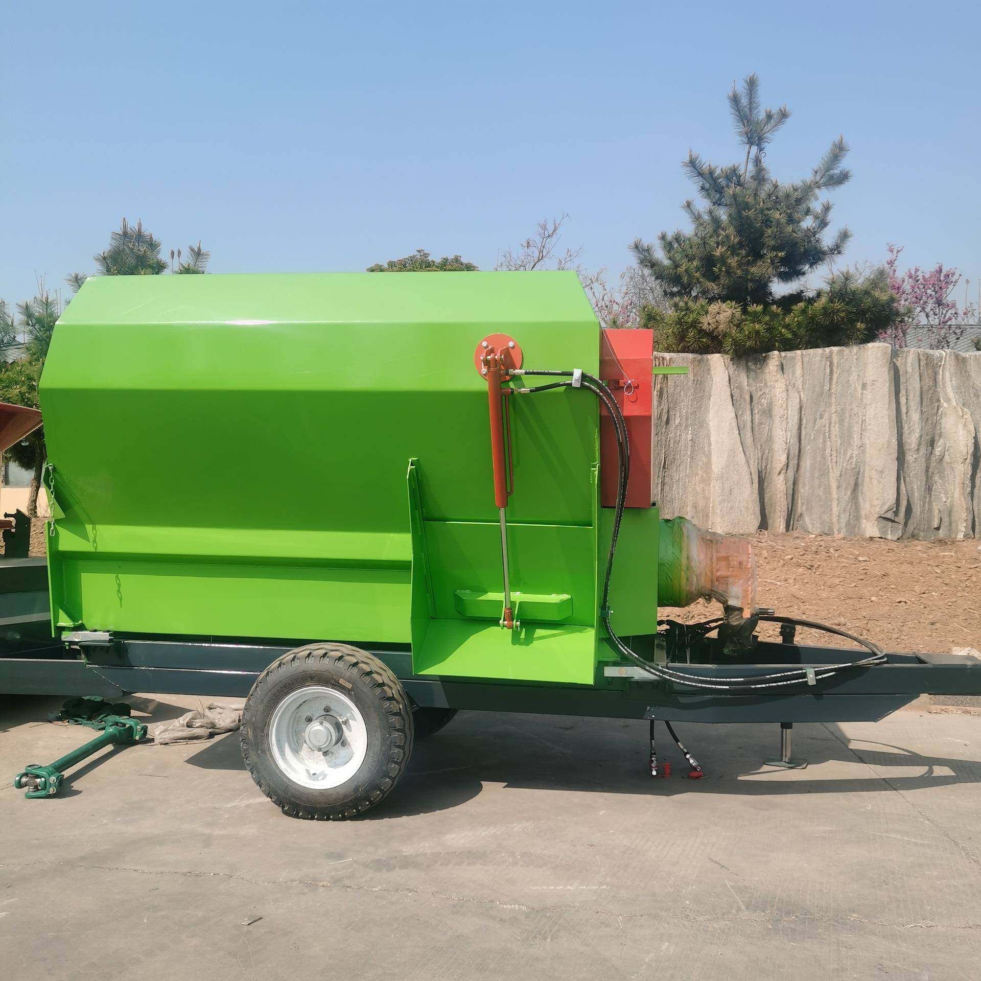 拖拉机带动TMR日粮搅拌机全日粮制备机生产厂家,畜牧/养殖物资,特种养殖设备,淘宝优惠券,粉丝福利购,淘宝优惠卷