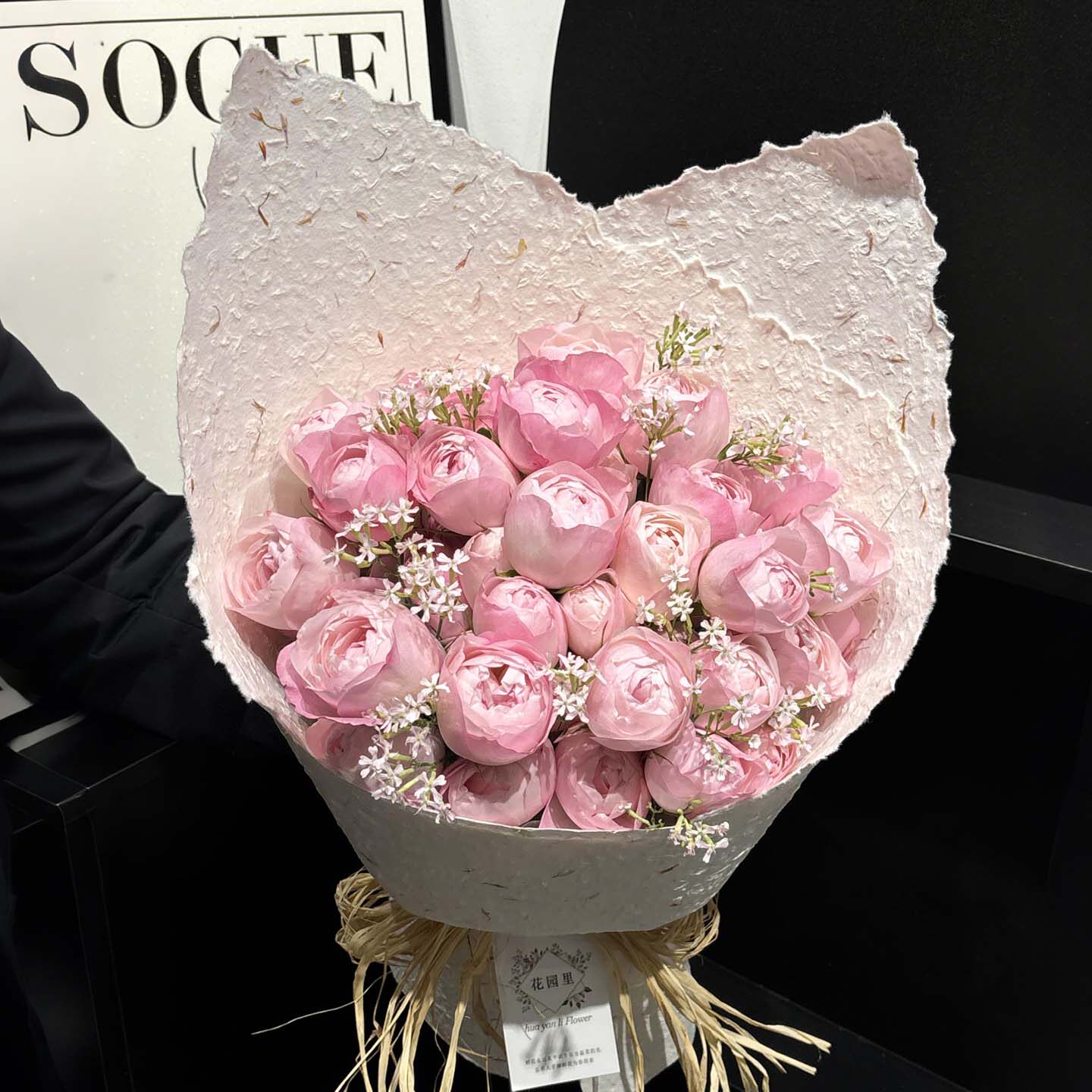 全国草莓杏仁饼多头玫瑰花束鲜花速递同城配送女友生日礼物长沙店