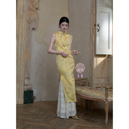 MOPASSANT【金满堂2】新中式订婚黄色刺绣中长款旗袍连衣裙