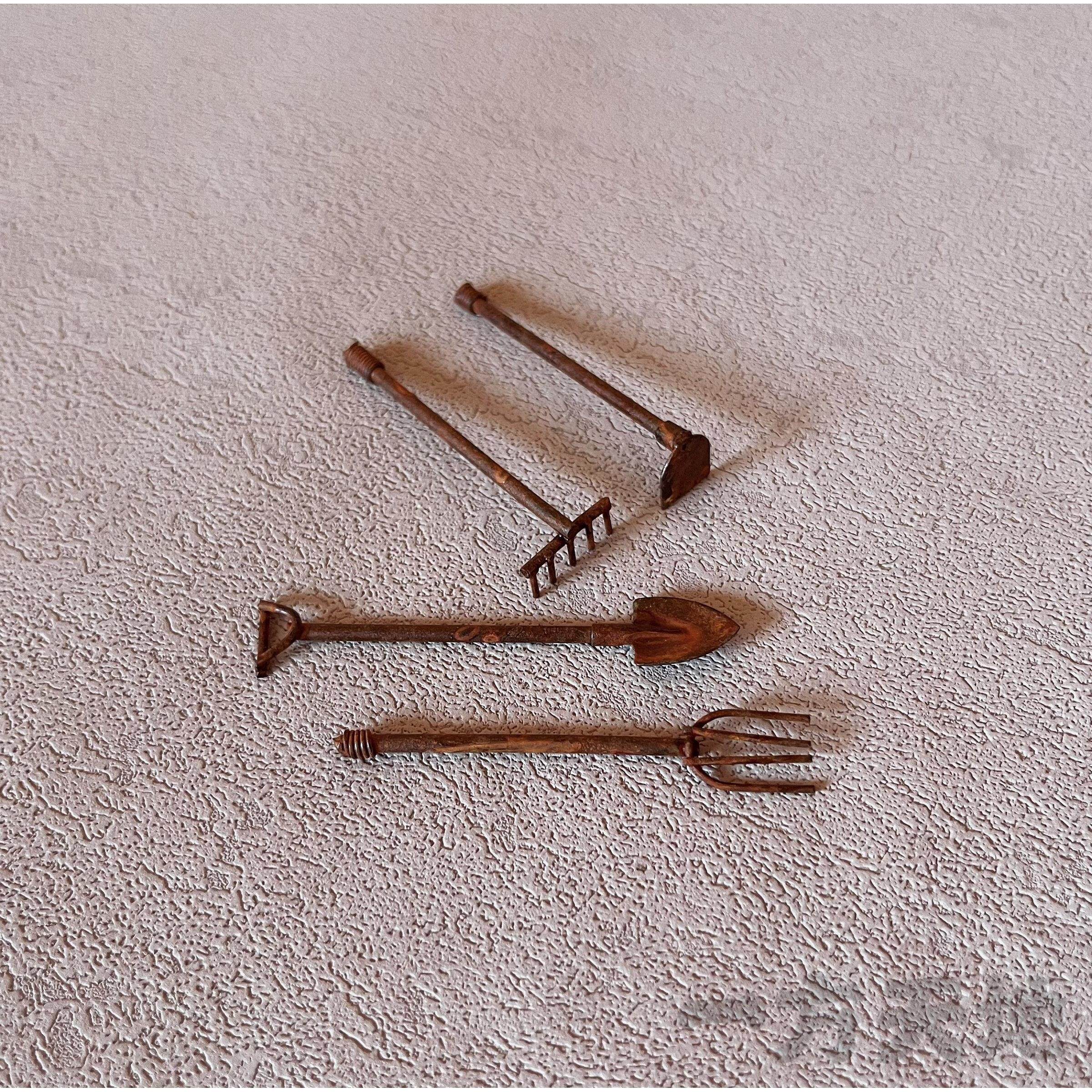 场景模型仿真微缩农具迷你小铁锹铁耙锄头 叉子 微景沙盘道具摆件