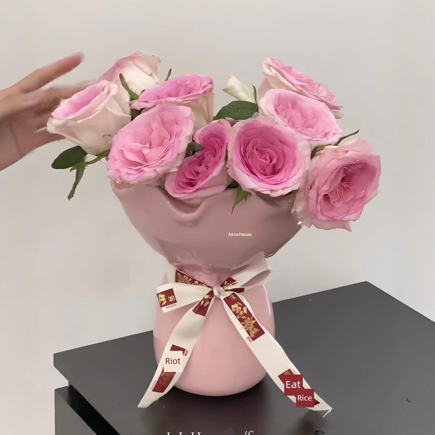 奶油风花瓶创意花束造型插花瓶高颜值手捧花插花器桌面装饰品摆件