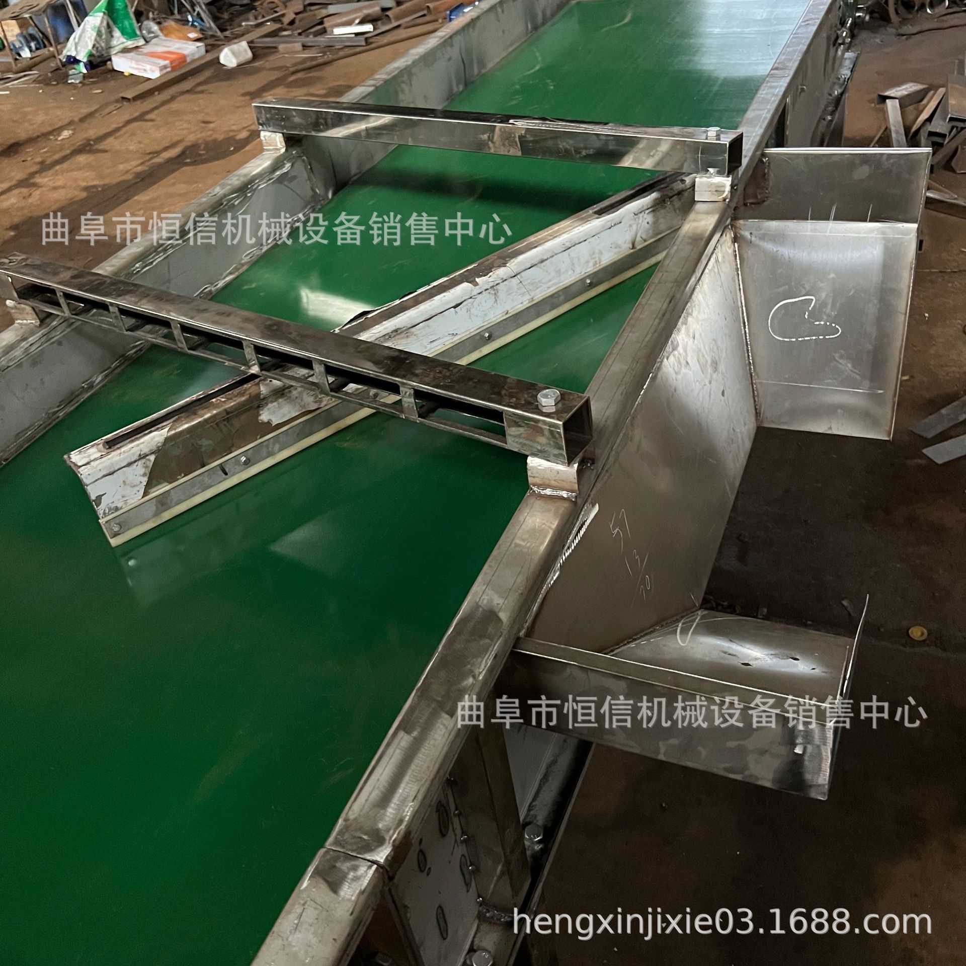 2022新型海盐铁沙pvc皮带输送机zcjb 草帘子平行皮带输送机 直供