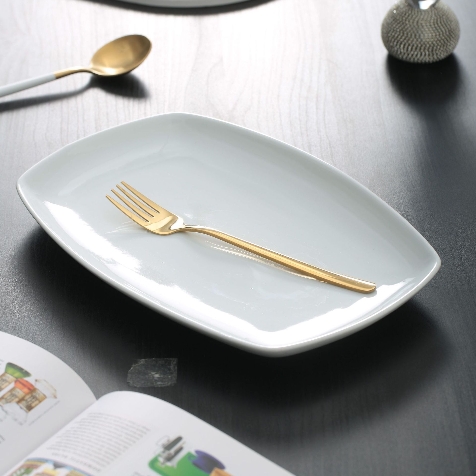 纯白色陶瓷鱼盘餐具家用盘子鱼碟餐盘陶瓷菜盘椭圆形长大号蒸鱼盘