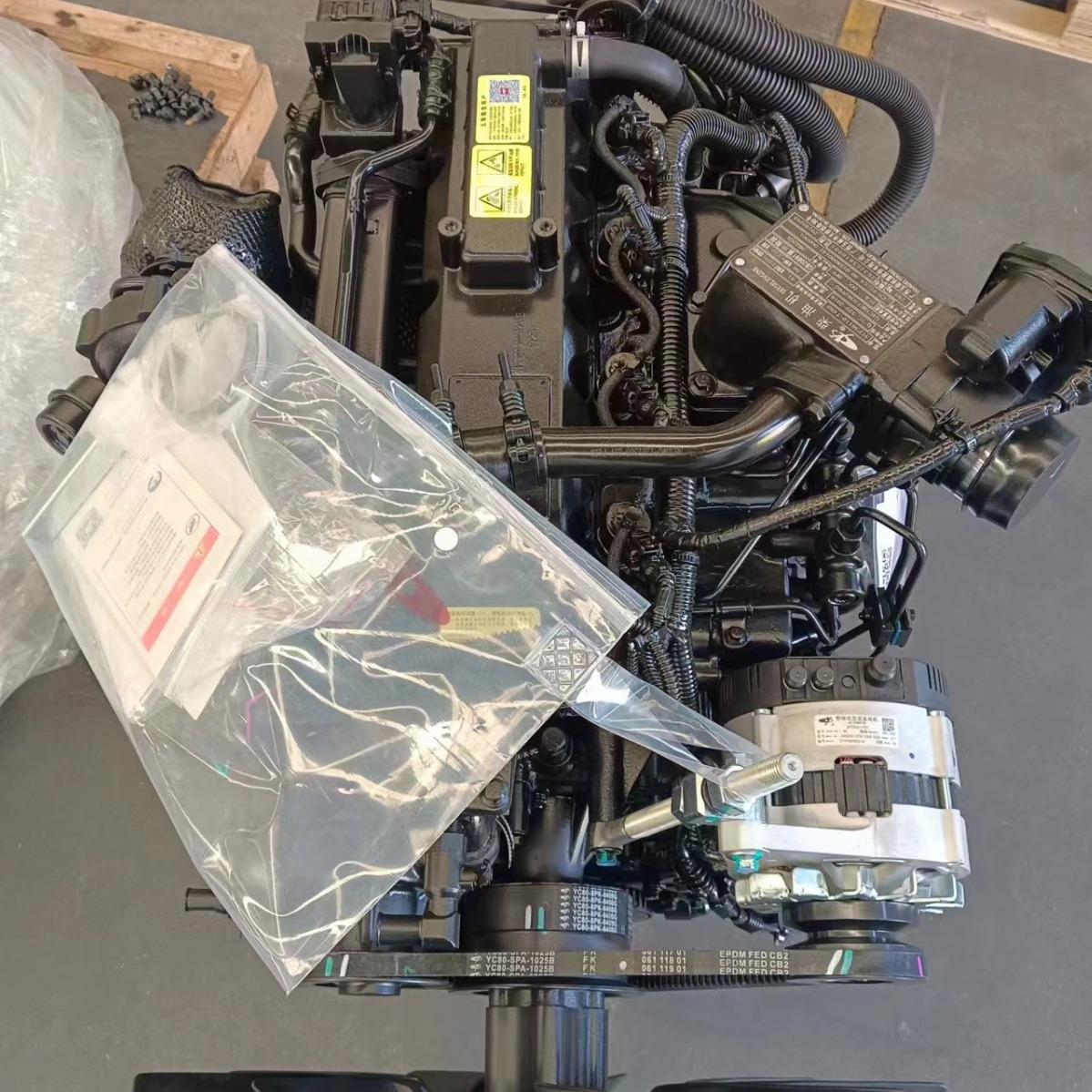 玉柴国四YCK09400-T300非道路矿采，245KW道路养护设备用发动机