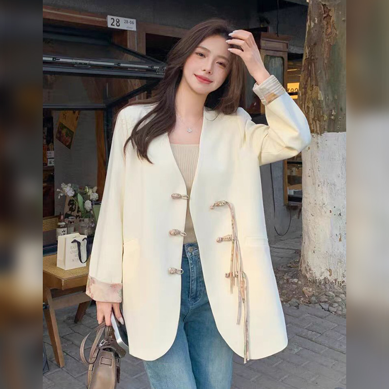 蜜糖之城白色新中式盘扣西装外套女春秋2025新款国风西服上衣