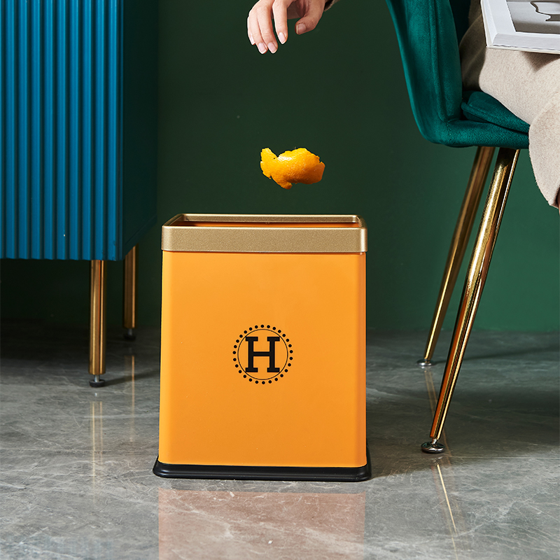 轻奢风垃圾桶家用新款客厅厨房卧室简约现代纸篓卫生间厕所夹缝