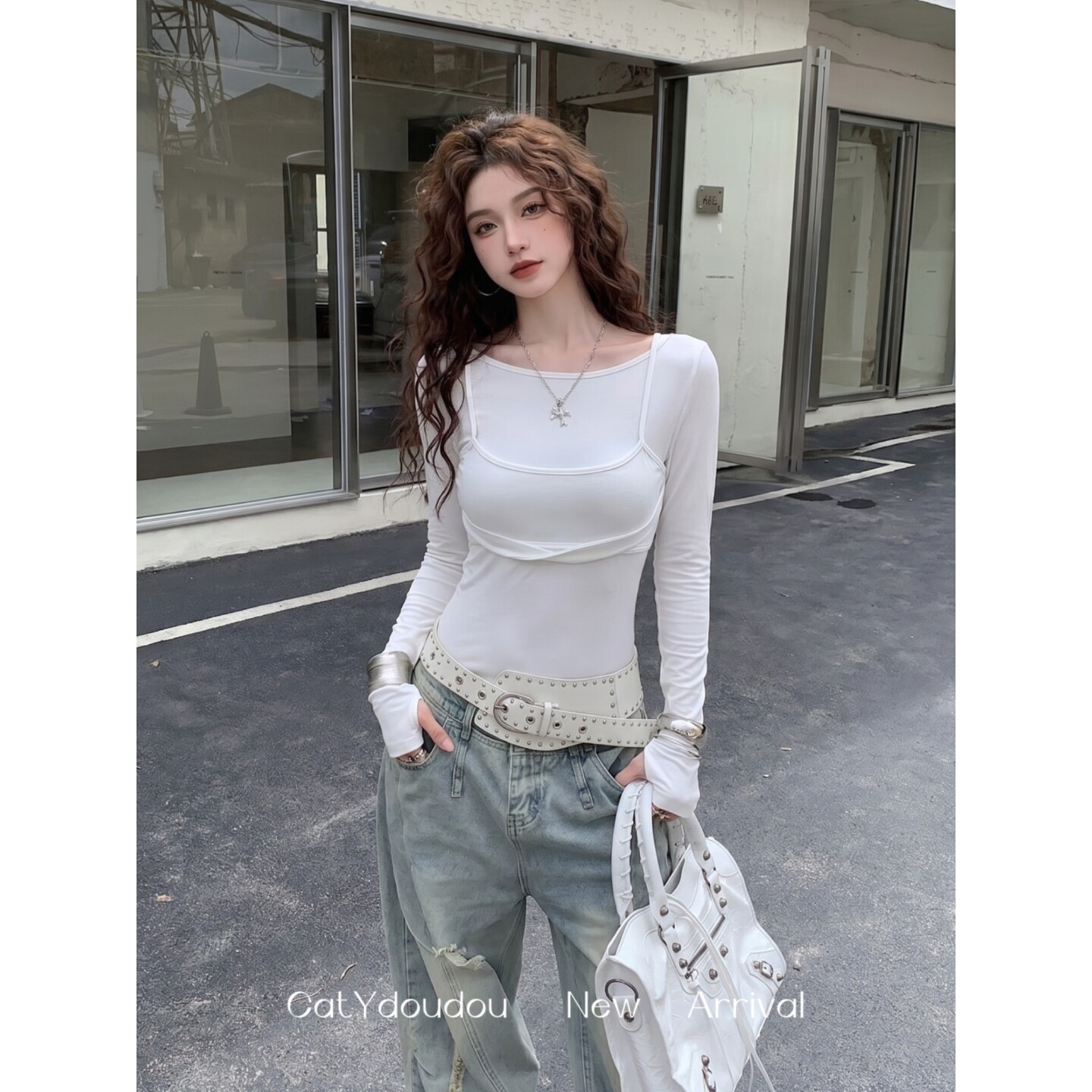韩式白色长袖T恤女2026秋季新款设计感修身显瘦辣妹性感小众上衣