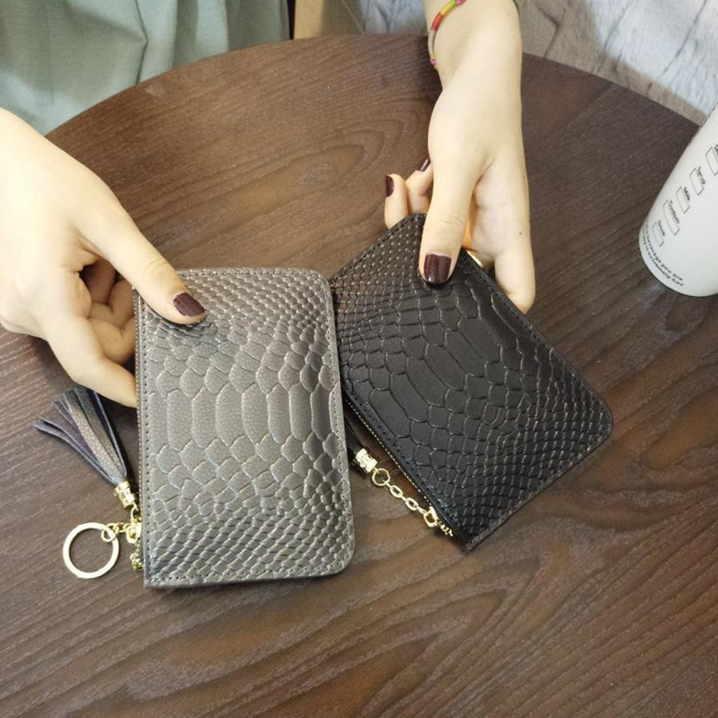 小众设计蛇纹拉链钱包女生迷你卡包韩版流苏挂件真皮质感零钱包男