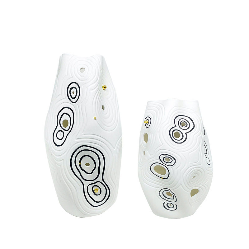 轻奢简约镂空异形陶瓷花瓶样板房装饰插花器售楼处软装玄关工艺品,模玩/动漫/周边/娃圈三坑/桌游,文化/体育周边,淘宝优惠券,粉丝福利购,淘宝优惠卷