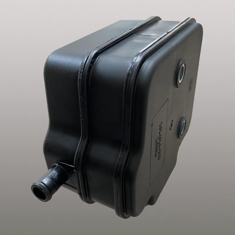 厂家现货供应 1014010-81D锡柴6DM2-39E3F油气分离器总成