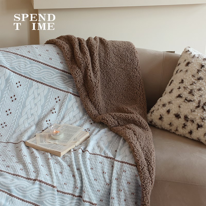 花时间生活加厚秋冬保暖羊羔绒毛毯少女心M雕花撞色客厅沙发毯子