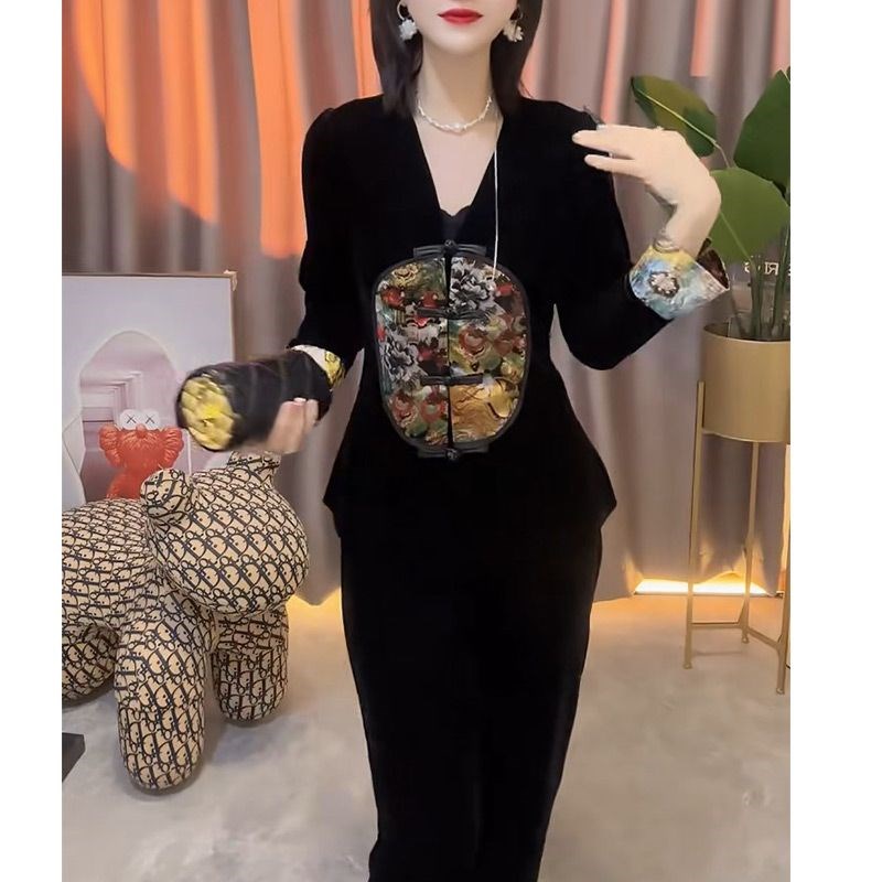 时尚国风盘扣v领上衣九分裤两件套202I4春季新款时尚复古丝绒套装