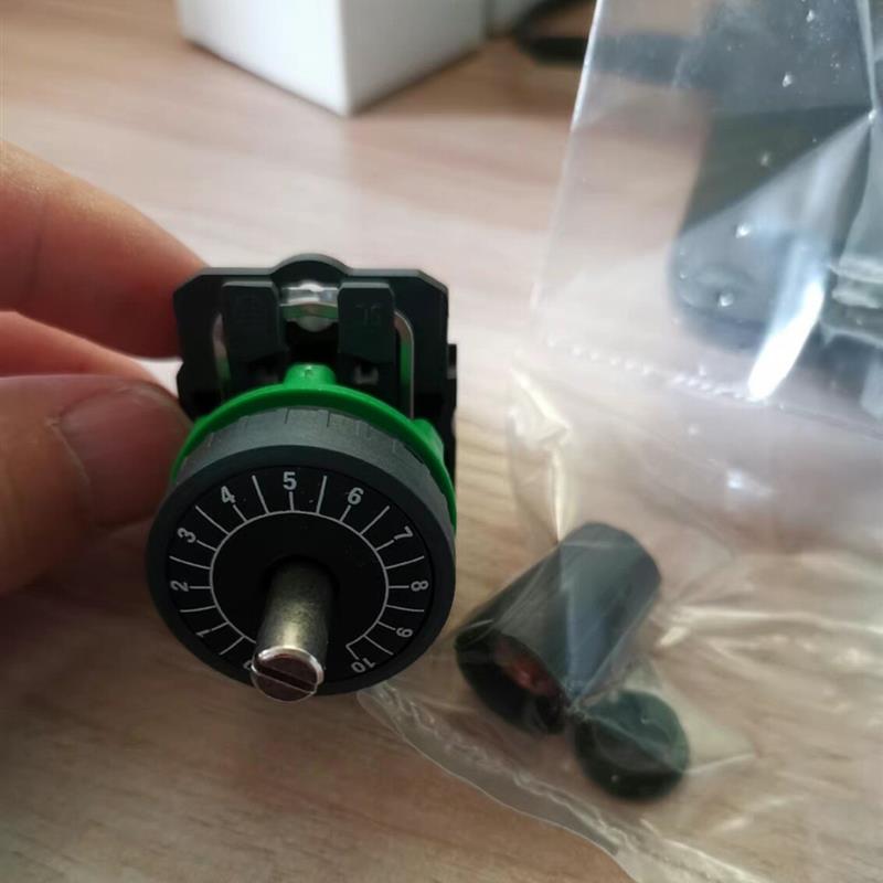 XB5AD912R1K  XB5AD912R4K7  XB5AD912R10K 单圈电位器