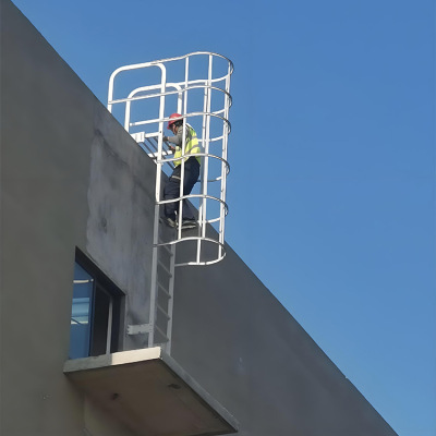 热镀锌护笼爬梯 15J401 规范不锈钢爬梯 厂房外墙 / 上屋面专用